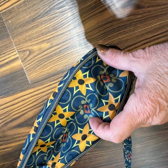 LUG Convertible Crossbody Bag -Swivel - Picture 8 of 16